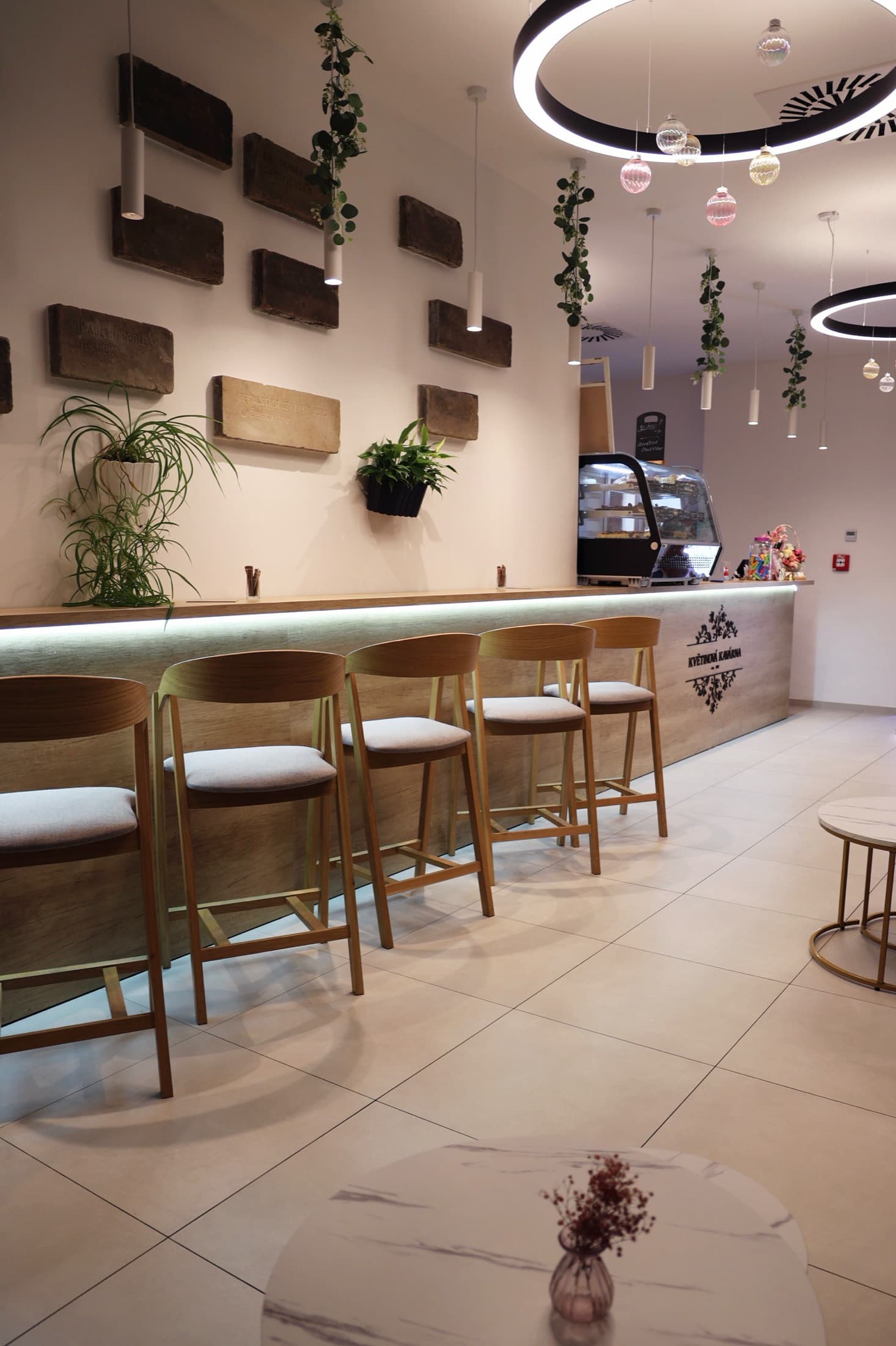 Posezení v Květinové kavárně